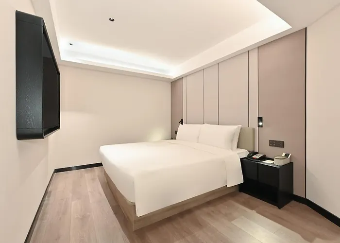 Atour Hotel Dalian Zhongshan Square